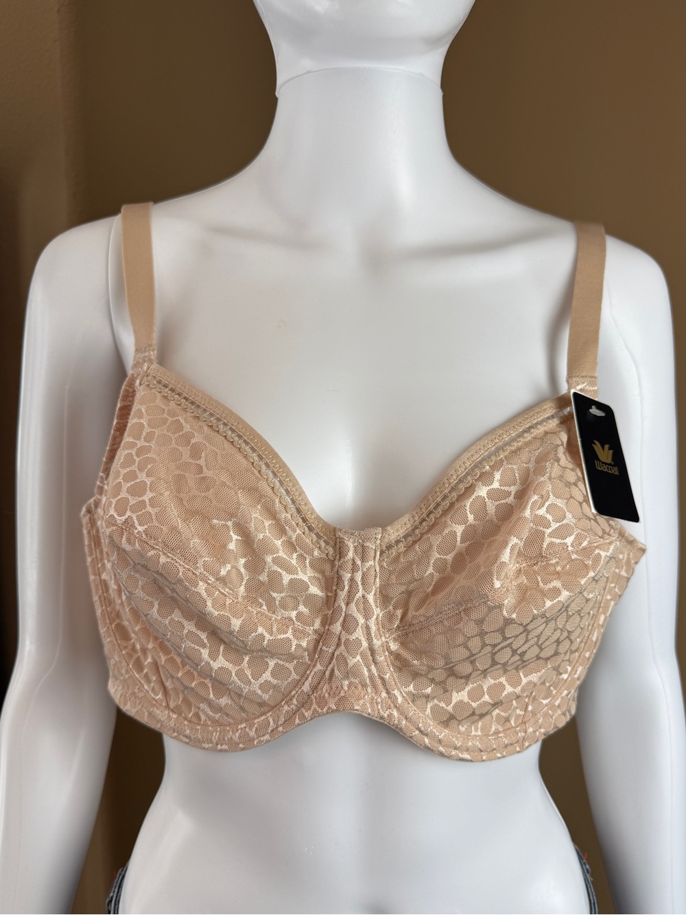 Wacoal Underwire Bra in Nude Size 40D NWT